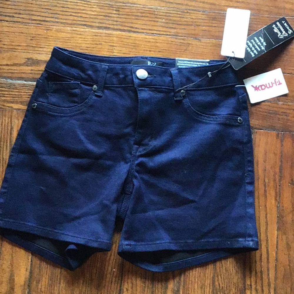 Navy stretchy shorts